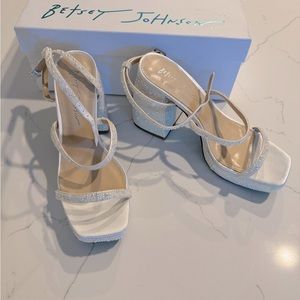 NEW Betsy Johnson White Pearl Sandals